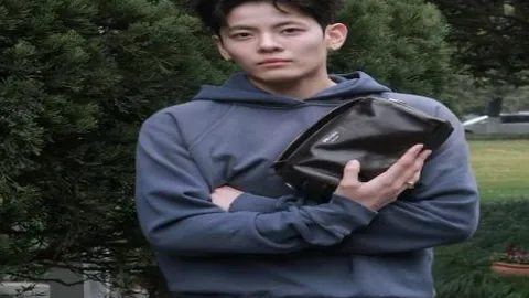 “怪物属性狂飙，60分钟轻松破600级，新玩家登录即可获赠四代神翼！”